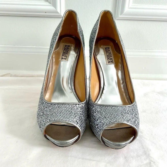 BADGLEY MISCHKA | HUMBIE II PEWTER GLITTER Sparkle Sequin Glitter Heels, Size 9 - Picture 7 of 10